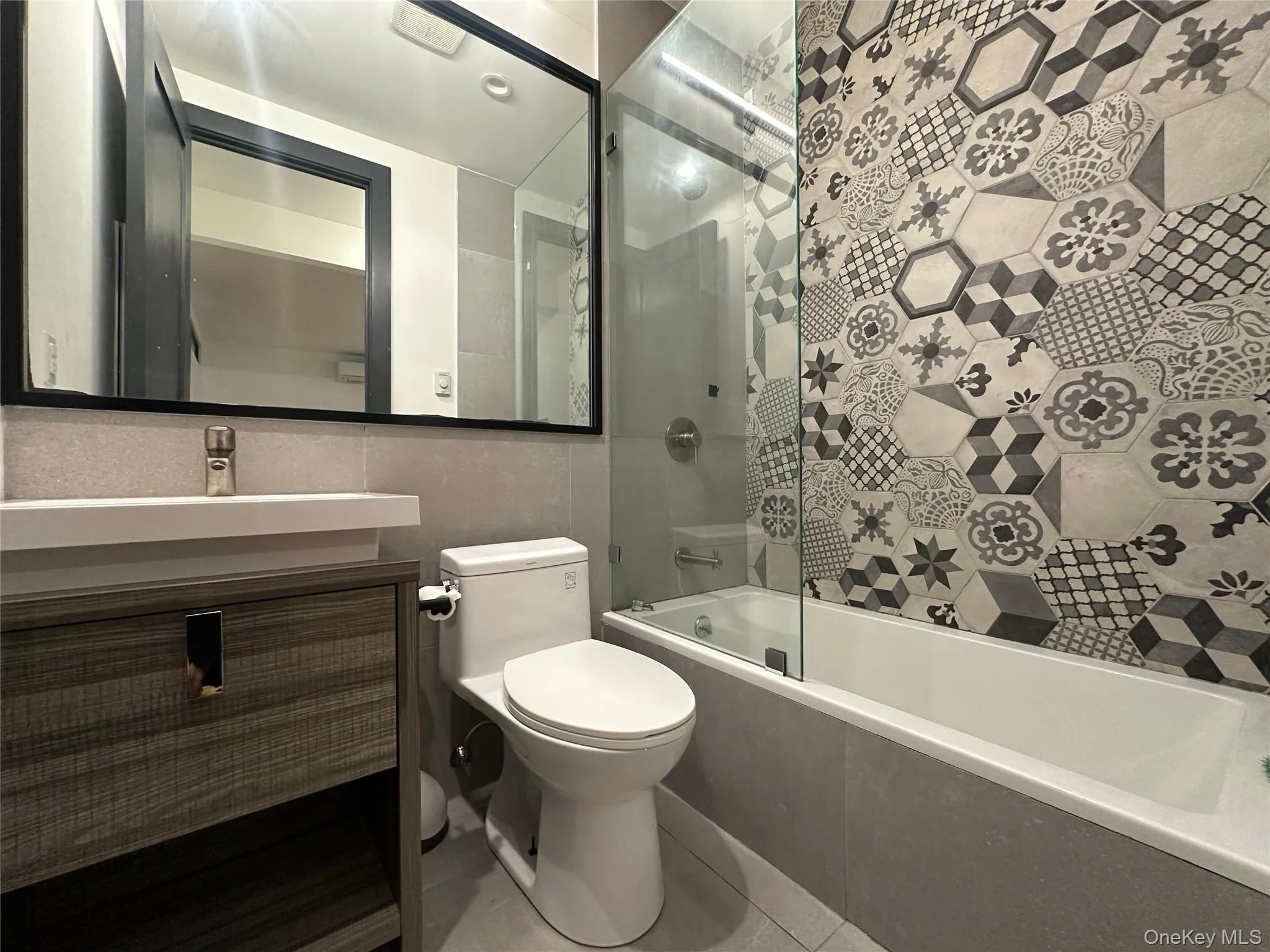 2506 Newkirk Avenue, New York, NY, 3 Bedrooms Bedrooms, 4 Rooms Rooms,2 BathroomsBathrooms,Residential Lease,For Rent,Newkirk,0,1012051 2506 Newkirk Avenue, New York, NY, 3 Bedrooms Bedrooms, 4 Rooms Rooms,2 BathroomsBathrooms,Residential Lease,For Rent,Newkirk,0,1012051
