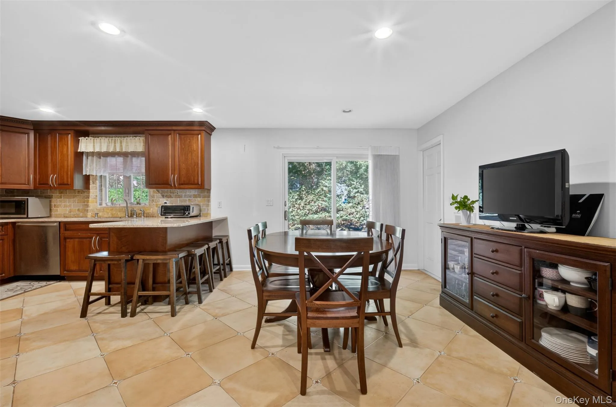 60 Plymouth Road, North Hempstead, NY, 5 Bedrooms Bedrooms, 14 Rooms Rooms,4 BathroomsBathrooms,Residential,For Rent,Plymouth,0,1012053 60 Plymouth Road, North Hempstead, NY, 5 Bedrooms Bedrooms, 14 Rooms Rooms,4 BathroomsBathrooms,Residential,For Rent,Plymouth,0,1012053