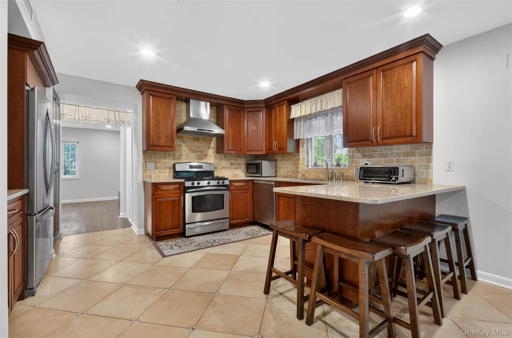 60 Plymouth Road, North Hempstead, NY, 5 Bedrooms Bedrooms, 14 Rooms Rooms,4 BathroomsBathrooms,Residential,For Rent,Plymouth,0,1012053 60 Plymouth Road, North Hempstead, NY, 5 Bedrooms Bedrooms, 14 Rooms Rooms,4 BathroomsBathrooms,Residential,For Rent,Plymouth,0,1012053