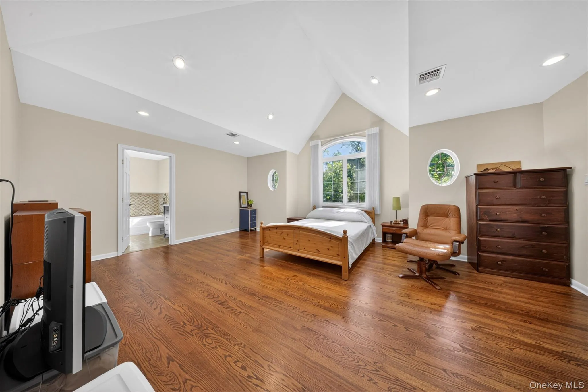 60 Plymouth Road, North Hempstead, NY, 5 Bedrooms Bedrooms, 14 Rooms Rooms,4 BathroomsBathrooms,Residential,For Rent,Plymouth,0,1012053 60 Plymouth Road, North Hempstead, NY, 5 Bedrooms Bedrooms, 14 Rooms Rooms,4 BathroomsBathrooms,Residential,For Rent,Plymouth,0,1012053