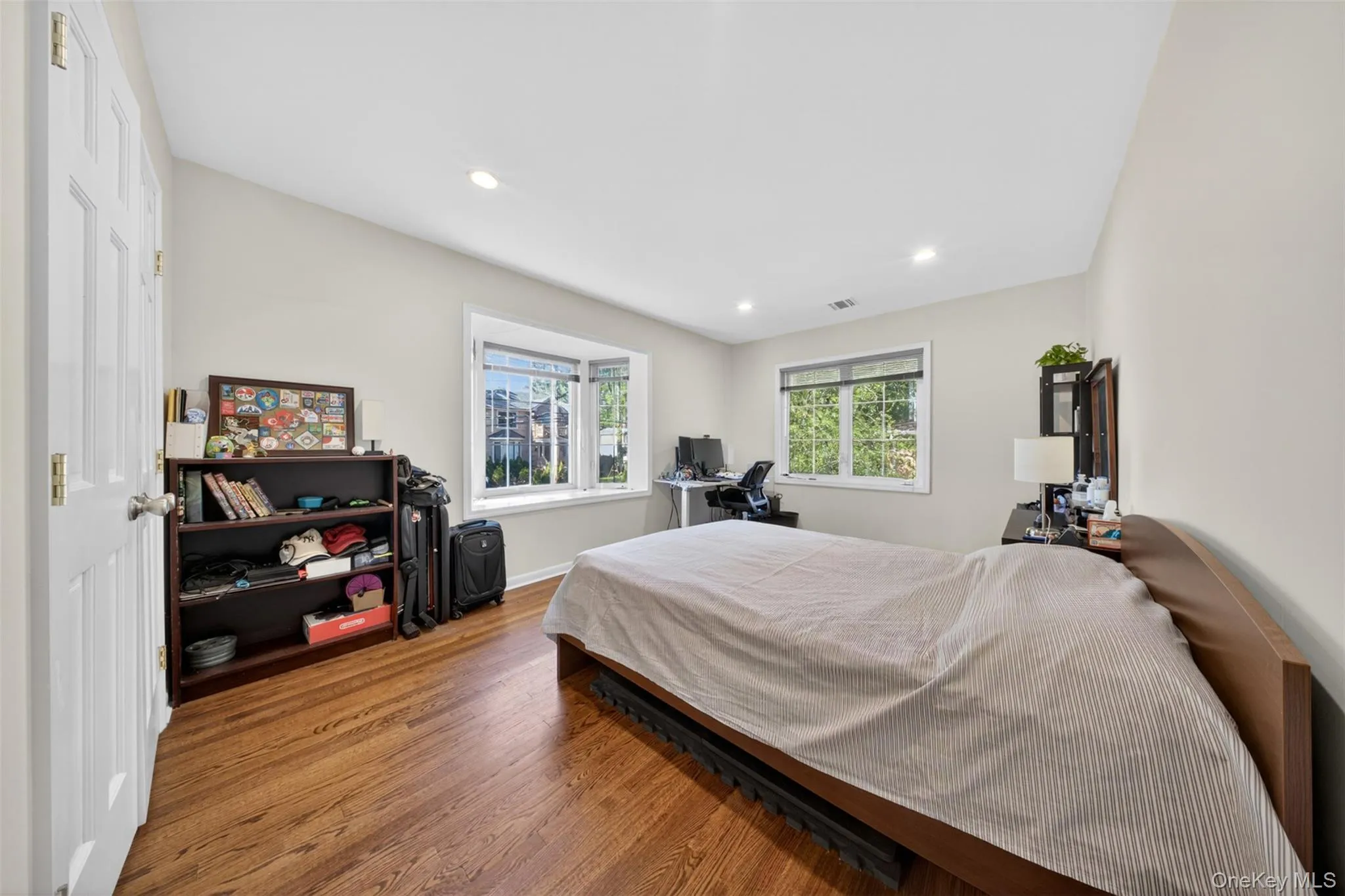 60 Plymouth Road, North Hempstead, NY, 5 Bedrooms Bedrooms, 14 Rooms Rooms,4 BathroomsBathrooms,Residential,For Rent,Plymouth,0,1012053 60 Plymouth Road, North Hempstead, NY, 5 Bedrooms Bedrooms, 14 Rooms Rooms,4 BathroomsBathrooms,Residential,For Rent,Plymouth,0,1012053