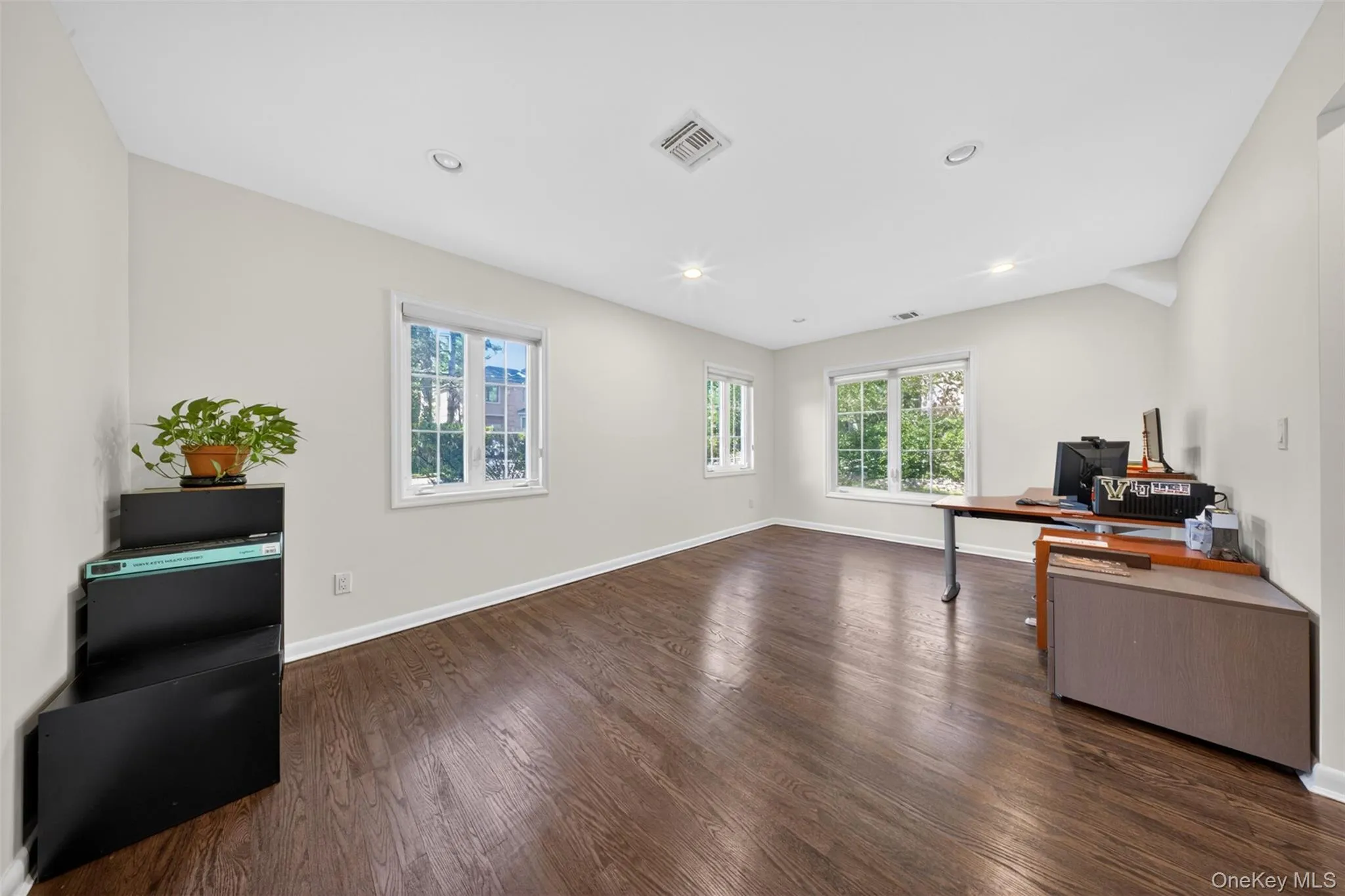 60 Plymouth Road, North Hempstead, NY, 5 Bedrooms Bedrooms, 14 Rooms Rooms,4 BathroomsBathrooms,Residential,For Rent,Plymouth,0,1012053 60 Plymouth Road, North Hempstead, NY, 5 Bedrooms Bedrooms, 14 Rooms Rooms,4 BathroomsBathrooms,Residential,For Rent,Plymouth,0,1012053