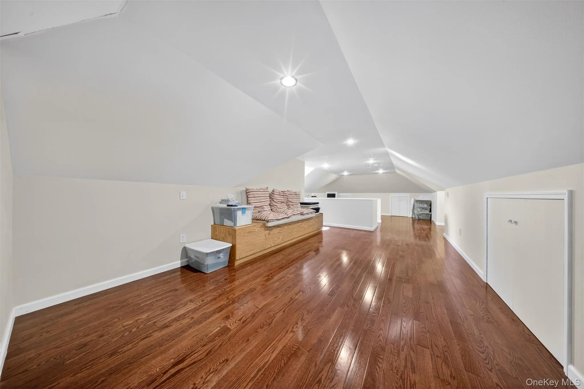 60 Plymouth Road, North Hempstead, NY, 5 Bedrooms Bedrooms, 14 Rooms Rooms,4 BathroomsBathrooms,Residential,For Rent,Plymouth,0,1012053 60 Plymouth Road, North Hempstead, NY, 5 Bedrooms Bedrooms, 14 Rooms Rooms,4 BathroomsBathrooms,Residential,For Rent,Plymouth,0,1012053