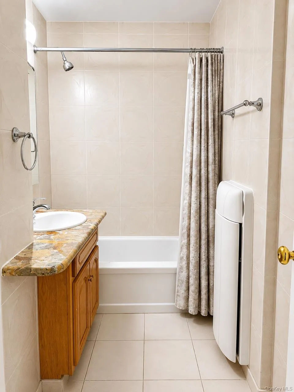 98-25 64th Road, New York, NY, 2 Bedrooms Bedrooms, 4 Rooms Rooms,1 BathroomBathrooms,Residential Lease,For Rent,64th,0,1012055 98-25 64th Road, New York, NY, 2 Bedrooms Bedrooms, 4 Rooms Rooms,1 BathroomBathrooms,Residential Lease,For Rent,64th,0,1012055