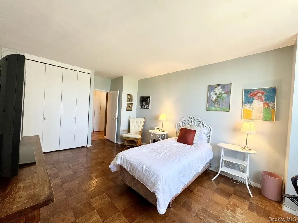 27110 Grand Central Parkway, New York, NY, 1 Bedroom Bedrooms, 3 Rooms Rooms,1 BathroomBathrooms,Residential,For Rent,Grand Central,0,1012057 27110 Grand Central Parkway, New York, NY, 1 Bedroom Bedrooms, 3 Rooms Rooms,1 BathroomBathrooms,Residential,For Rent,Grand Central,0,1012057