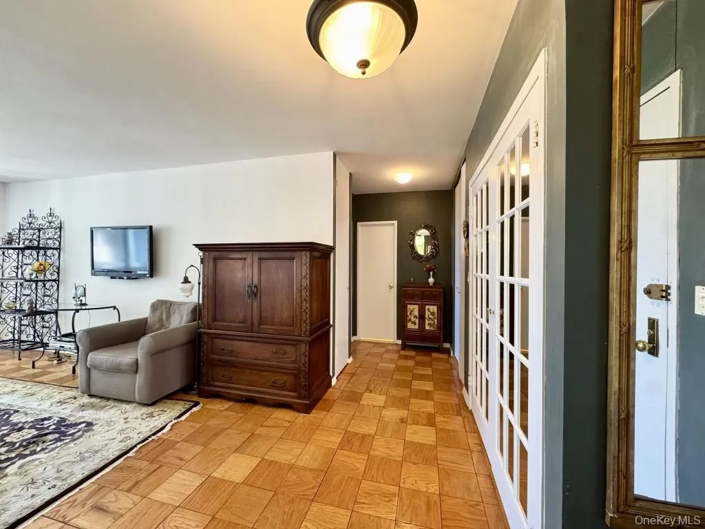 27110 Grand Central Parkway, New York, NY, 1 Bedroom Bedrooms, 3 Rooms Rooms,1 BathroomBathrooms,Residential,For Rent,Grand Central,0,1012057 27110 Grand Central Parkway, New York, NY, 1 Bedroom Bedrooms, 3 Rooms Rooms,1 BathroomBathrooms,Residential,For Rent,Grand Central,0,1012057
