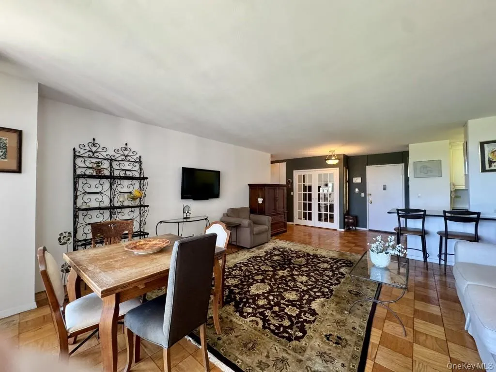 27110 Grand Central Parkway, New York, NY, 1 Bedroom Bedrooms, 3 Rooms Rooms,1 BathroomBathrooms,Residential,For Rent,Grand Central,0,1012057 27110 Grand Central Parkway, New York, NY, 1 Bedroom Bedrooms, 3 Rooms Rooms,1 BathroomBathrooms,Residential,For Rent,Grand Central,0,1012057