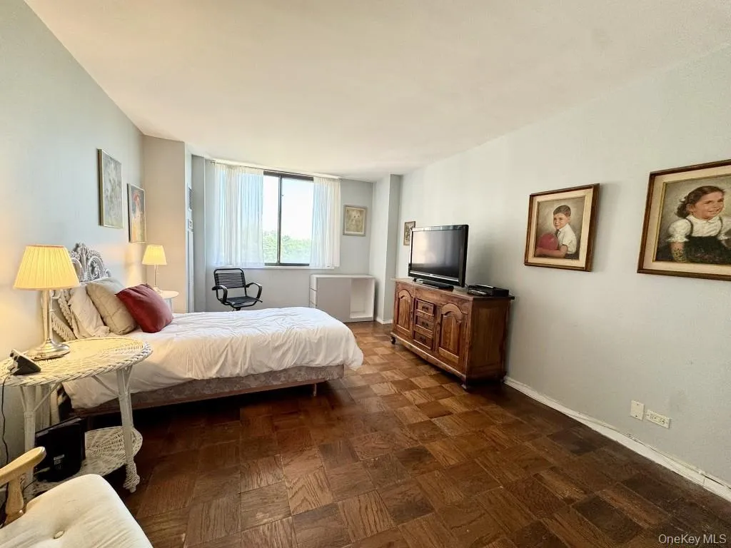 27110 Grand Central Parkway, New York, NY, 1 Bedroom Bedrooms, 3 Rooms Rooms,1 BathroomBathrooms,Residential,For Rent,Grand Central,0,1012057 27110 Grand Central Parkway, New York, NY, 1 Bedroom Bedrooms, 3 Rooms Rooms,1 BathroomBathrooms,Residential,For Rent,Grand Central,0,1012057