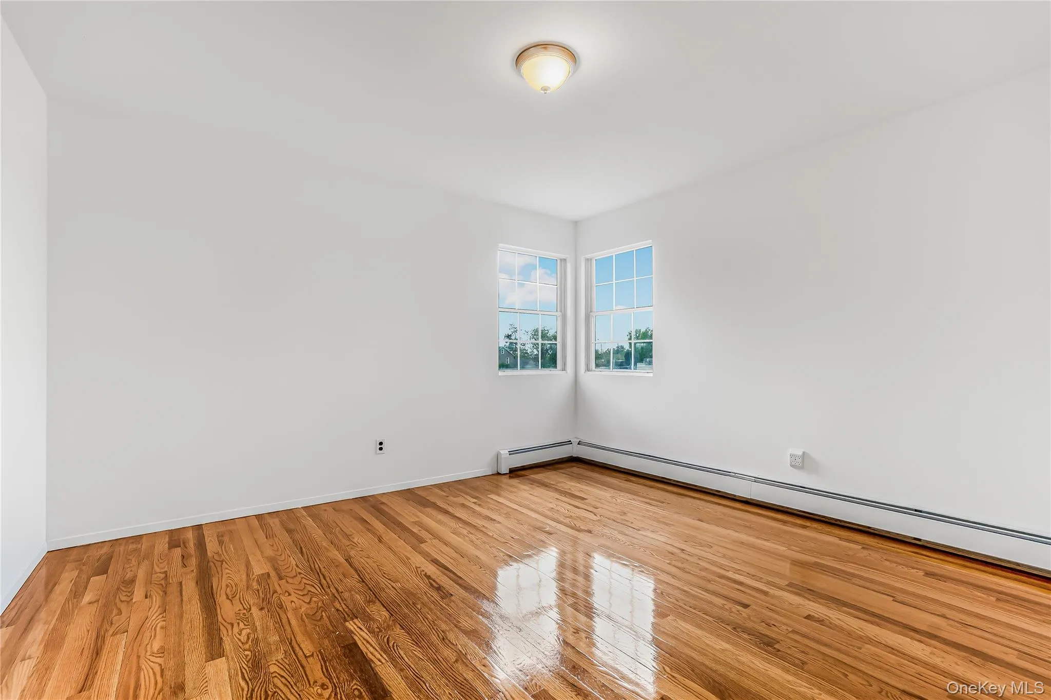 8 8th Street, North Hempstead, NY, 3 Bedrooms Bedrooms, 7 Rooms Rooms,3 BathroomsBathrooms,Residential,For Rent,8th,0,1012060 8 8th Street, North Hempstead, NY, 3 Bedrooms Bedrooms, 7 Rooms Rooms,3 BathroomsBathrooms,Residential,For Rent,8th,0,1012060