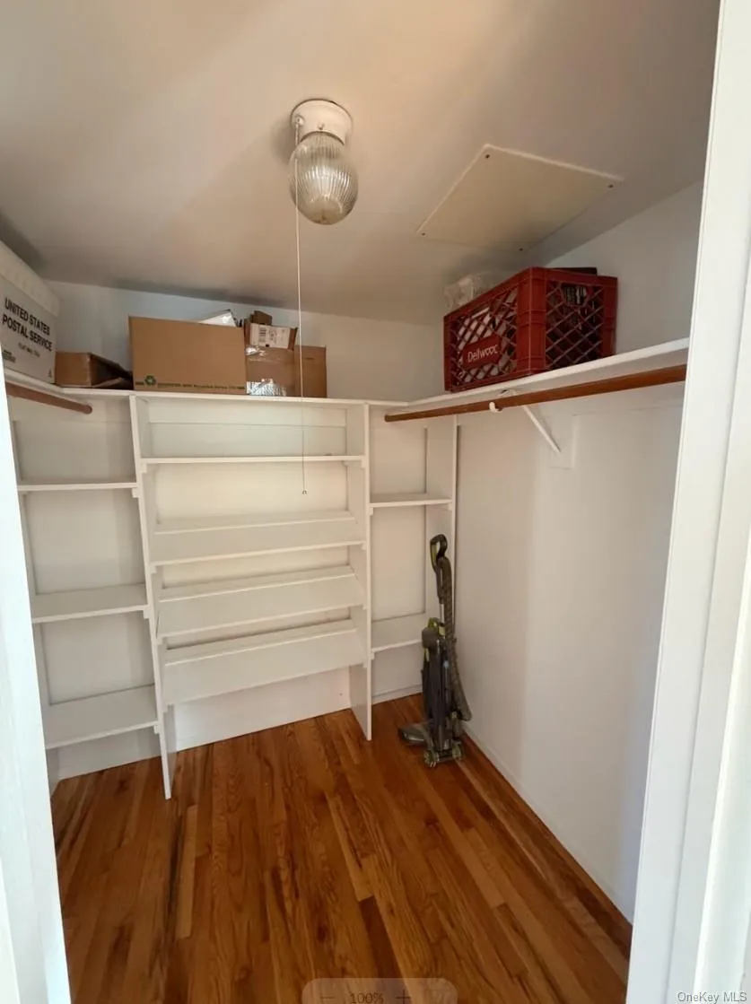 8 8th Street, North Hempstead, NY, 3 Bedrooms Bedrooms, 7 Rooms Rooms,3 BathroomsBathrooms,Residential,For Rent,8th,0,1012060 8 8th Street, North Hempstead, NY, 3 Bedrooms Bedrooms, 7 Rooms Rooms,3 BathroomsBathrooms,Residential,For Rent,8th,0,1012060