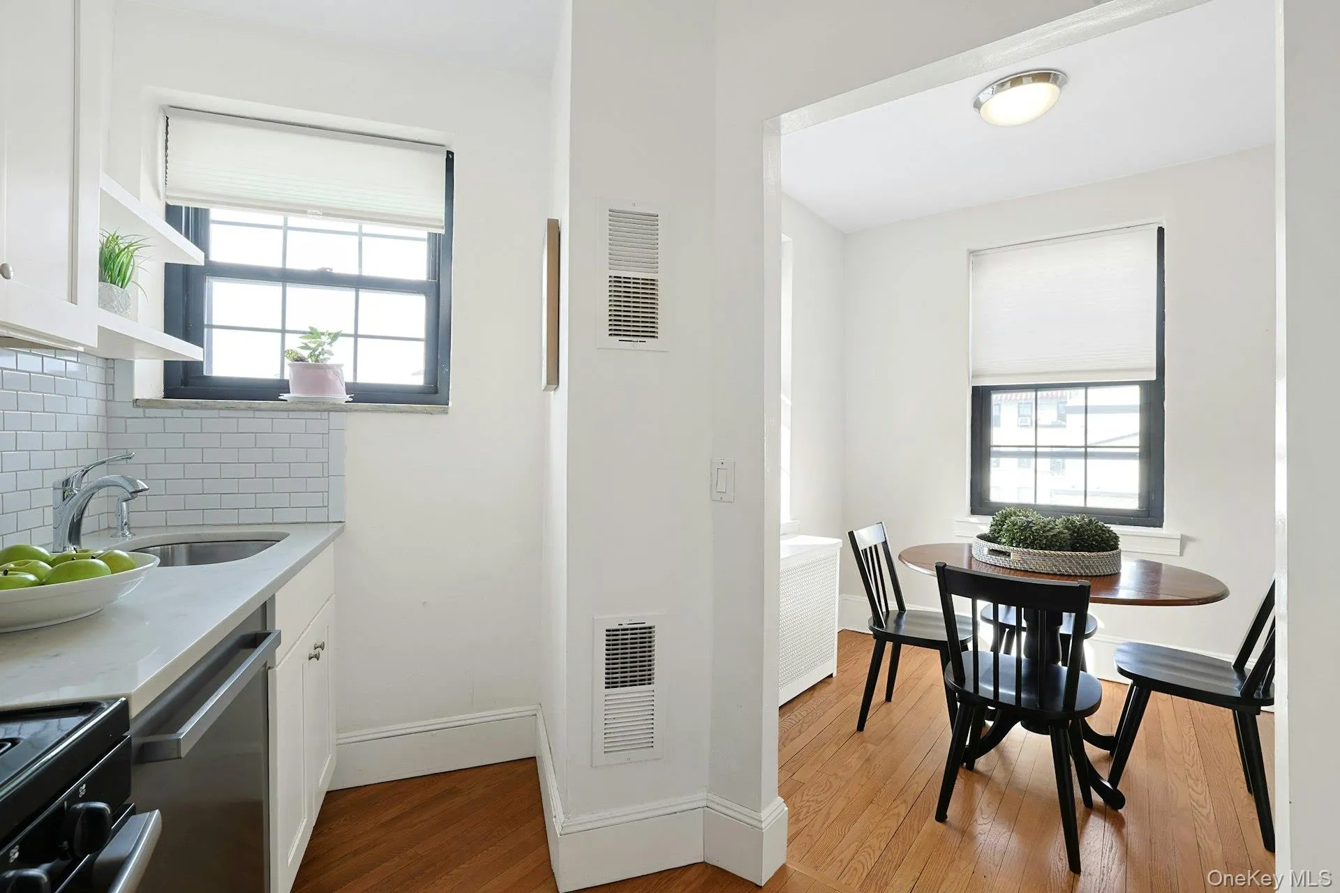 1273 North Avenue, New Rochelle, NY, 1 Bedroom Bedrooms, 4 Rooms Rooms,1 BathroomBathrooms,Residential,For Rent,North,0,1012062 1273 North Avenue, New Rochelle, NY, 1 Bedroom Bedrooms, 4 Rooms Rooms,1 BathroomBathrooms,Residential,For Rent,North,0,1012062