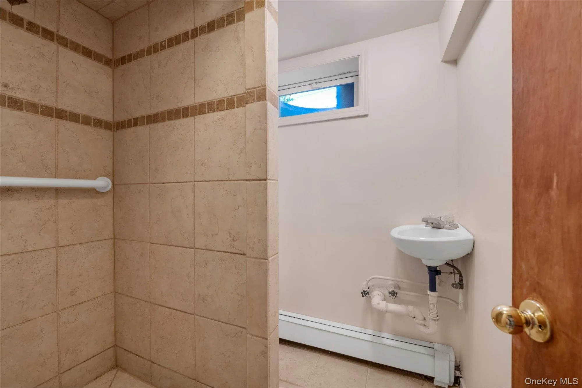 106 Campbell Street, North Hempstead, NY, 4 Bedrooms Bedrooms, 5 Rooms Rooms,2 BathroomsBathrooms,Residential,For Rent,Campbell,0,1012064 106 Campbell Street, North Hempstead, NY, 4 Bedrooms Bedrooms, 5 Rooms Rooms,2 BathroomsBathrooms,Residential,For Rent,Campbell,0,1012064