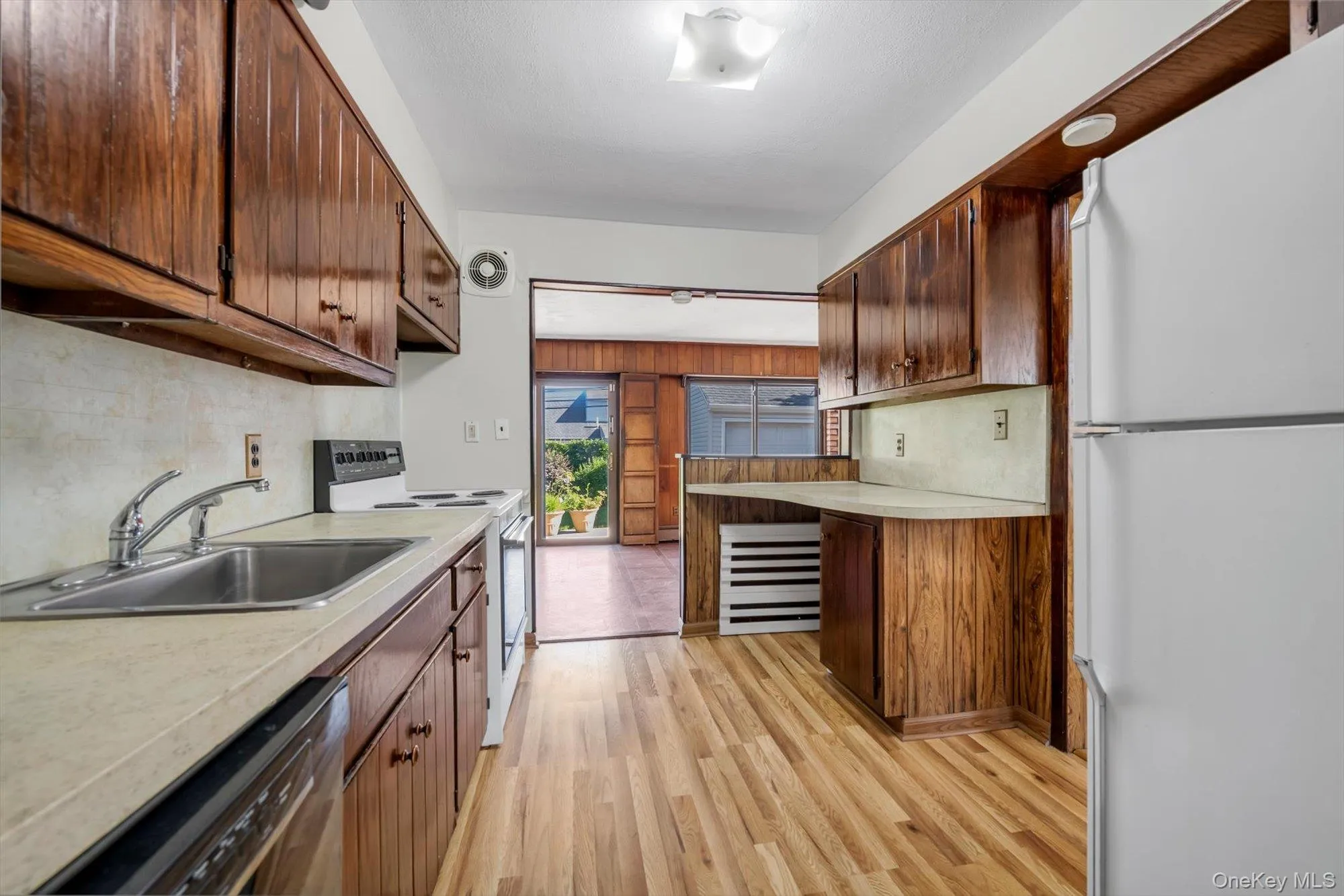 106 Campbell Street, North Hempstead, NY, 4 Bedrooms Bedrooms, 5 Rooms Rooms,2 BathroomsBathrooms,Residential,For Rent,Campbell,0,1012064 106 Campbell Street, North Hempstead, NY, 4 Bedrooms Bedrooms, 5 Rooms Rooms,2 BathroomsBathrooms,Residential,For Rent,Campbell,0,1012064