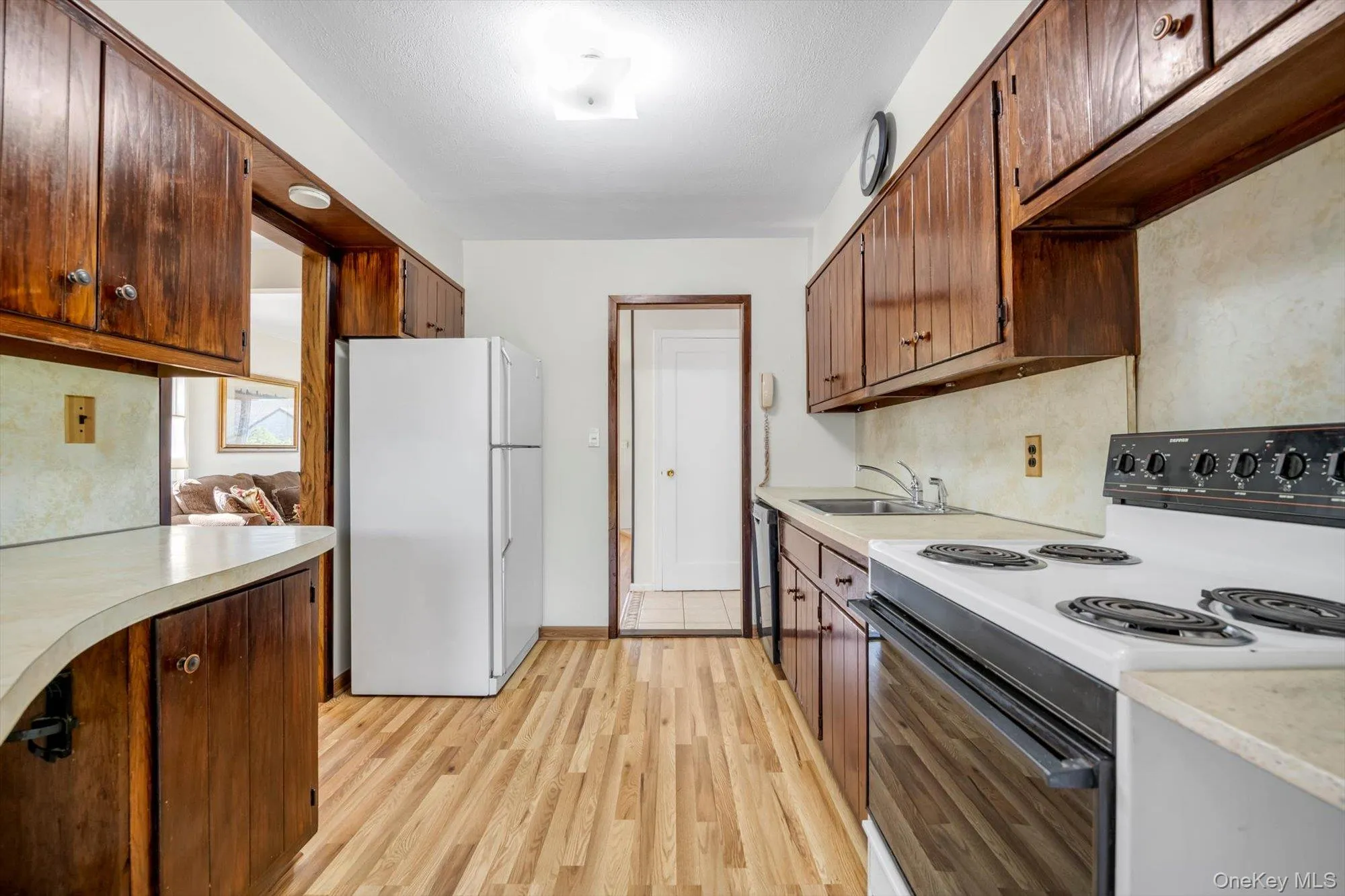 106 Campbell Street, North Hempstead, NY, 4 Bedrooms Bedrooms, 5 Rooms Rooms,2 BathroomsBathrooms,Residential,For Rent,Campbell,0,1012064 106 Campbell Street, North Hempstead, NY, 4 Bedrooms Bedrooms, 5 Rooms Rooms,2 BathroomsBathrooms,Residential,For Rent,Campbell,0,1012064