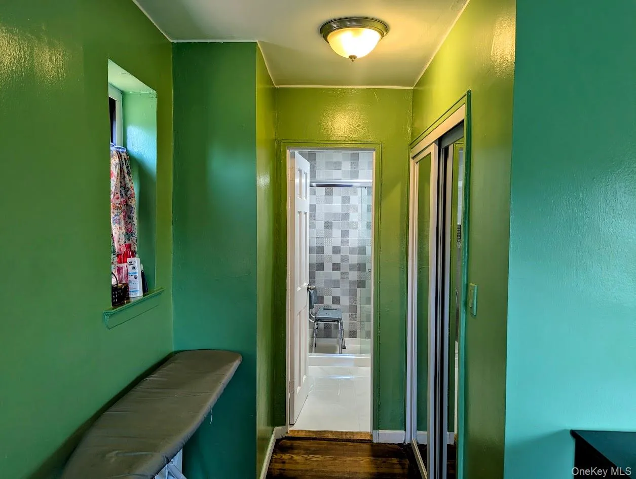 94-31 60 Ave, New York, NY, 2 Rooms Rooms,1 BathroomBathrooms,Residential,For Rent,60 Ave,0,1012071 94-31 60 Ave, New York, NY, 2 Rooms Rooms,1 BathroomBathrooms,Residential,For Rent,60 Ave,0,1012071