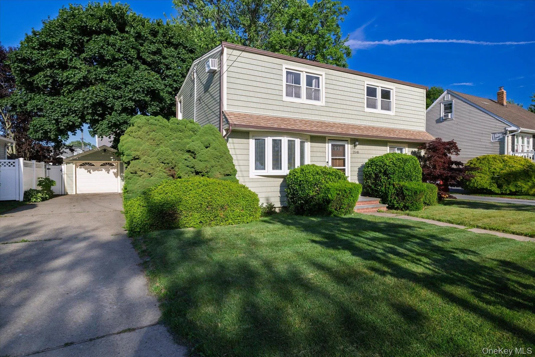 2545 Sycamore Avenue, Hempstead, NY, 4 Bedrooms Bedrooms, 10 Rooms Rooms,2 BathroomsBathrooms,Residential,For Rent,Sycamore,0,1012073 2545 Sycamore Avenue, Hempstead, NY, 4 Bedrooms Bedrooms, 10 Rooms Rooms,2 BathroomsBathrooms,Residential,For Rent,Sycamore,0,1012073