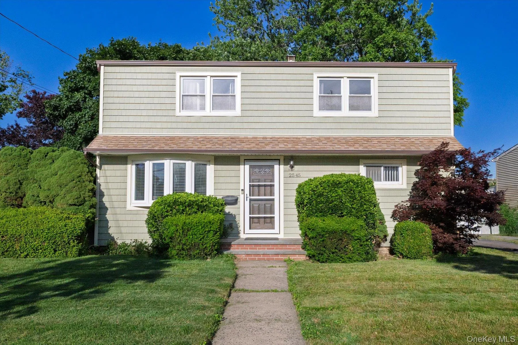 Welcome to 2545 Sycamore Ave! Welcome to 2545 Sycamore Ave!
