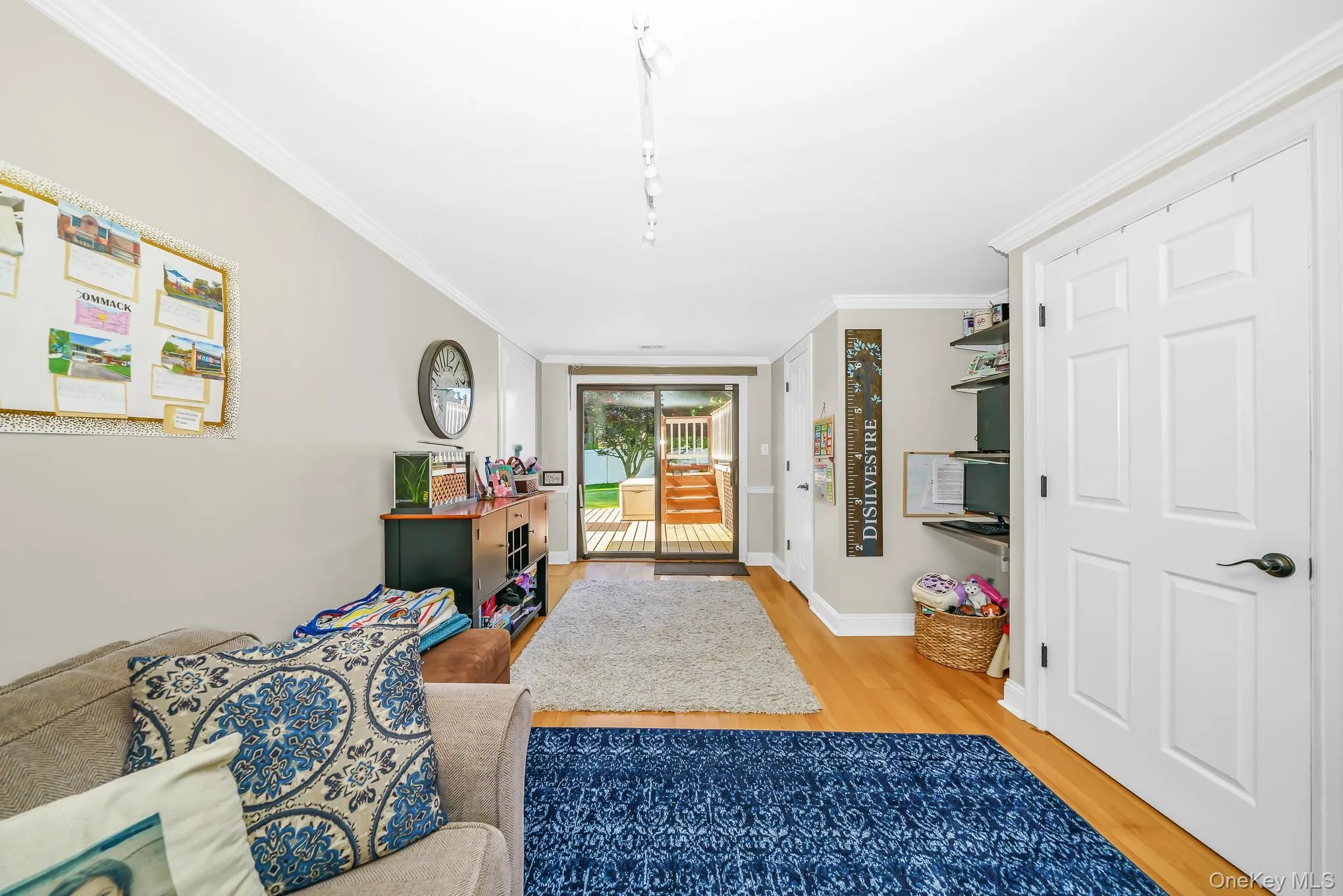 9 Wayne Place, Smithtown, NY, 3 Bedrooms Bedrooms, 7 Rooms Rooms,1 BathroomBathrooms,Residential,For Rent,Wayne,0,1012076 9 Wayne Place, Smithtown, NY, 3 Bedrooms Bedrooms, 7 Rooms Rooms,1 BathroomBathrooms,Residential,For Rent,Wayne,0,1012076