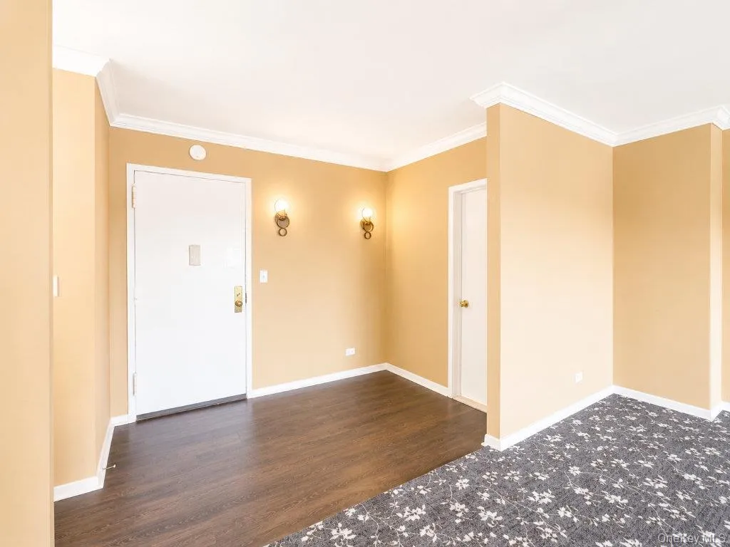 27110 Grand Central Parkway, New York, NY, 1 Bedroom Bedrooms, 4 Rooms Rooms,1 BathroomBathrooms,Residential,For Rent,Grand Central,0,1012078 27110 Grand Central Parkway, New York, NY, 1 Bedroom Bedrooms, 4 Rooms Rooms,1 BathroomBathrooms,Residential,For Rent,Grand Central,0,1012078