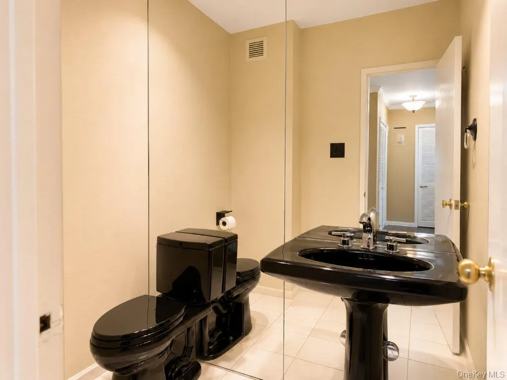 27110 Grand Central Parkway, New York, NY, 1 Bedroom Bedrooms, 4 Rooms Rooms,1 BathroomBathrooms,Residential,For Rent,Grand Central,0,1012078 27110 Grand Central Parkway, New York, NY, 1 Bedroom Bedrooms, 4 Rooms Rooms,1 BathroomBathrooms,Residential,For Rent,Grand Central,0,1012078