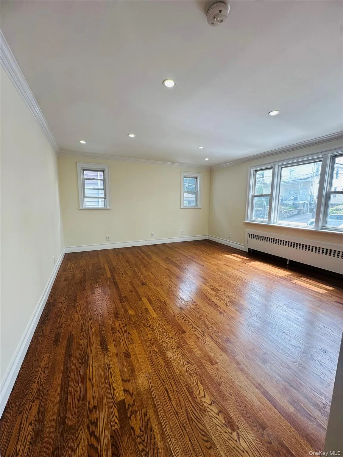35 Lindsey Street, Yonkers, NY, 3 Bedrooms Bedrooms, 7 Rooms Rooms,1 BathroomBathrooms,Residential Lease,For Rent,Lindsey,0,1012081 35 Lindsey Street, Yonkers, NY, 3 Bedrooms Bedrooms, 7 Rooms Rooms,1 BathroomBathrooms,Residential Lease,For Rent,Lindsey,0,1012081