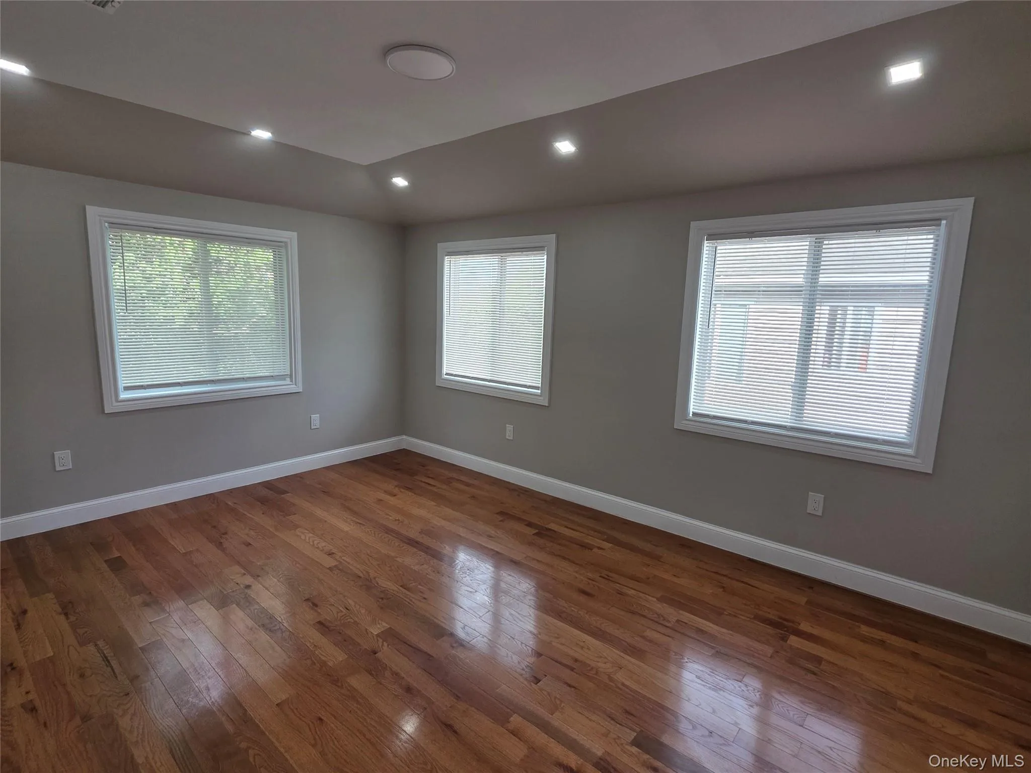 1720 New Haven Avenue, New York, NY, 7 Bedrooms Bedrooms, 9 Rooms Rooms,5 BathroomsBathrooms,Residential,For Rent,New Haven,0,1012084 1720 New Haven Avenue, New York, NY, 7 Bedrooms Bedrooms, 9 Rooms Rooms,5 BathroomsBathrooms,Residential,For Rent,New Haven,0,1012084