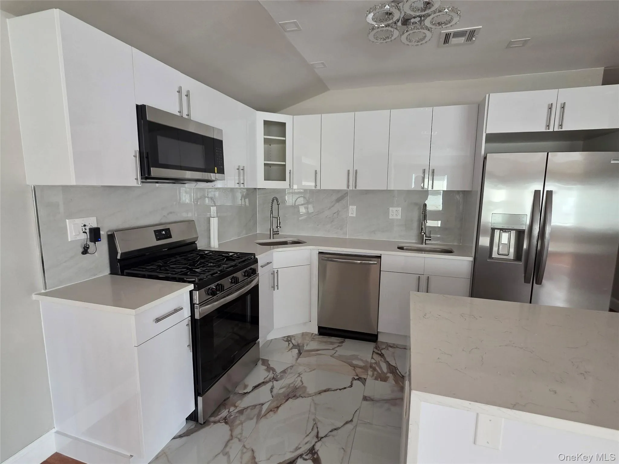 1720 New Haven Avenue, New York, NY, 7 Bedrooms Bedrooms, 9 Rooms Rooms,5 BathroomsBathrooms,Residential,For Rent,New Haven,0,1012084 1720 New Haven Avenue, New York, NY, 7 Bedrooms Bedrooms, 9 Rooms Rooms,5 BathroomsBathrooms,Residential,For Rent,New Haven,0,1012084