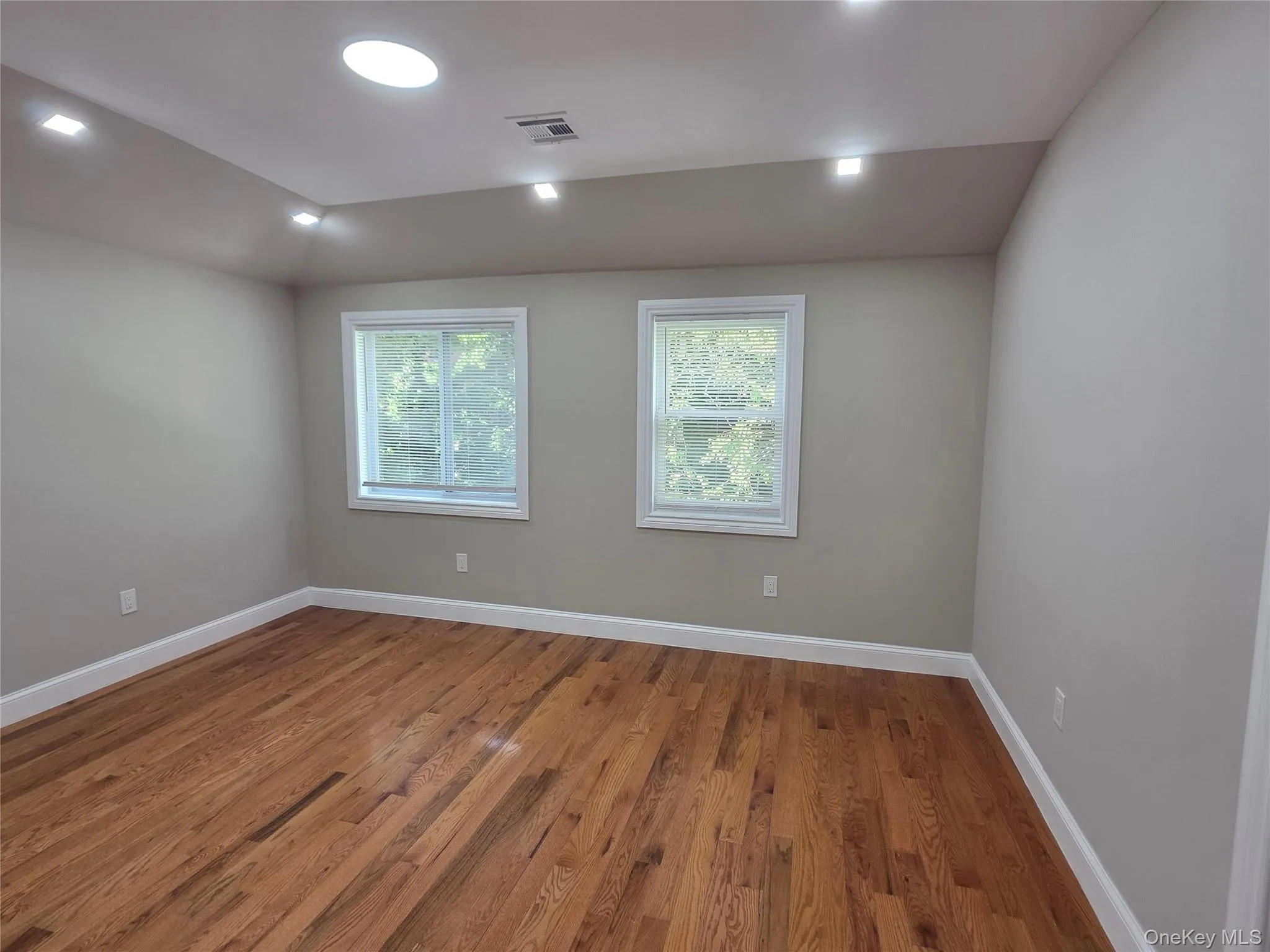 1720 New Haven Avenue, New York, NY, 7 Bedrooms Bedrooms, 9 Rooms Rooms,5 BathroomsBathrooms,Residential,For Rent,New Haven,0,1012084 1720 New Haven Avenue, New York, NY, 7 Bedrooms Bedrooms, 9 Rooms Rooms,5 BathroomsBathrooms,Residential,For Rent,New Haven,0,1012084