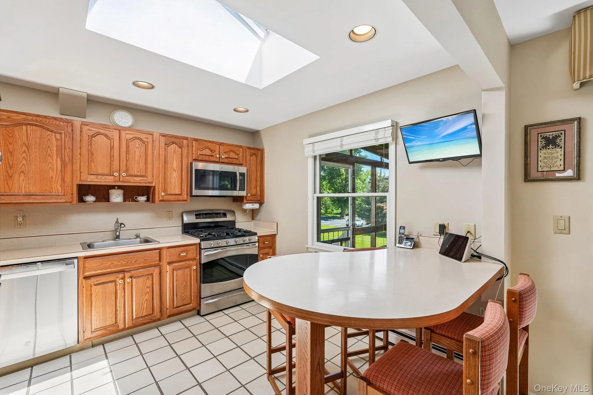 12 Bayview Drive, Stony Point, NY, 4 Bedrooms Bedrooms, 10 Rooms Rooms,2 BathroomsBathrooms,Residential,For Rent,Bayview,0,1012087 12 Bayview Drive, Stony Point, NY, 4 Bedrooms Bedrooms, 10 Rooms Rooms,2 BathroomsBathrooms,Residential,For Rent,Bayview,0,1012087