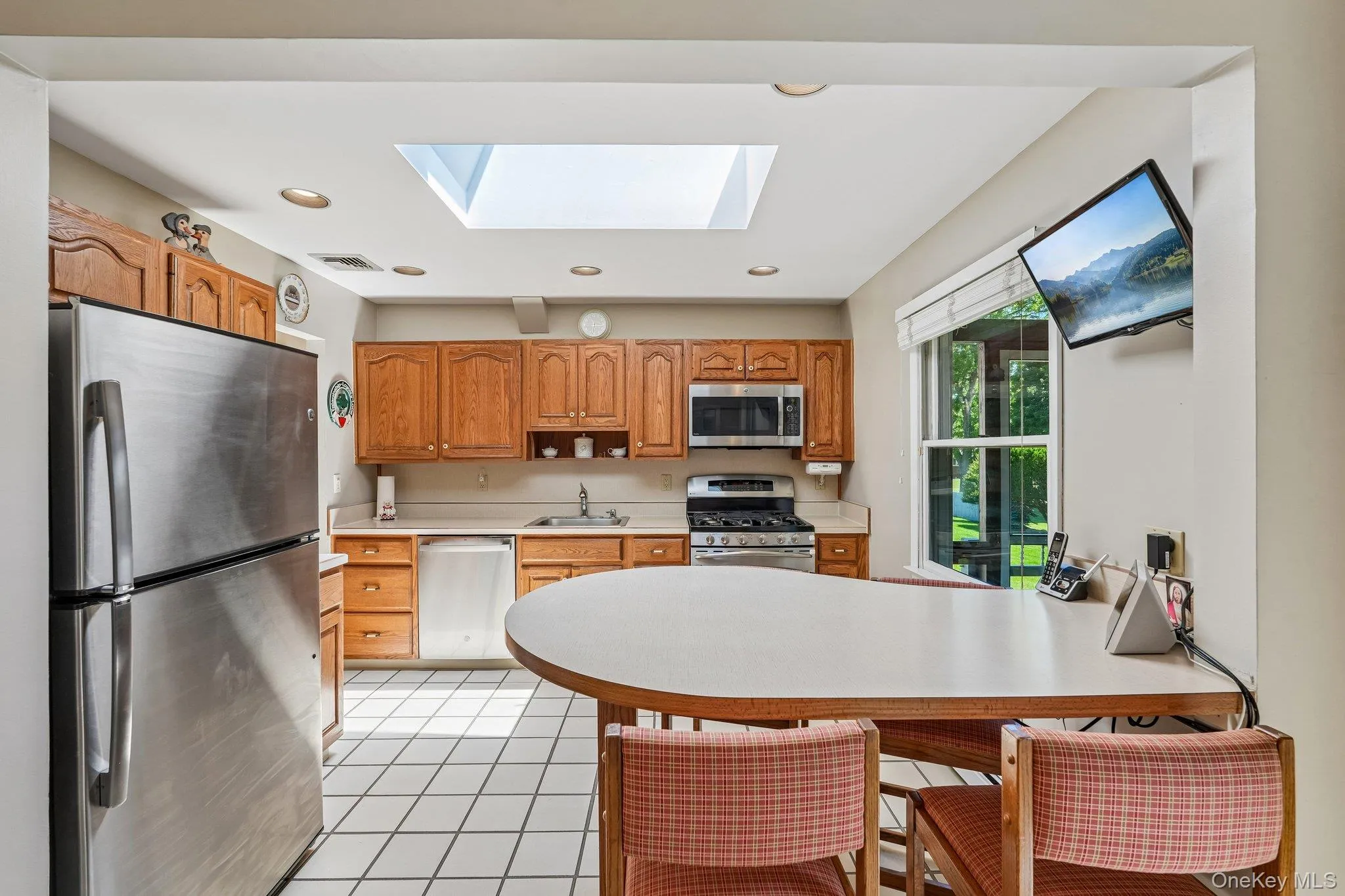 12 Bayview Drive, Stony Point, NY, 4 Bedrooms Bedrooms, 10 Rooms Rooms,2 BathroomsBathrooms,Residential,For Rent,Bayview,0,1012087 12 Bayview Drive, Stony Point, NY, 4 Bedrooms Bedrooms, 10 Rooms Rooms,2 BathroomsBathrooms,Residential,For Rent,Bayview,0,1012087