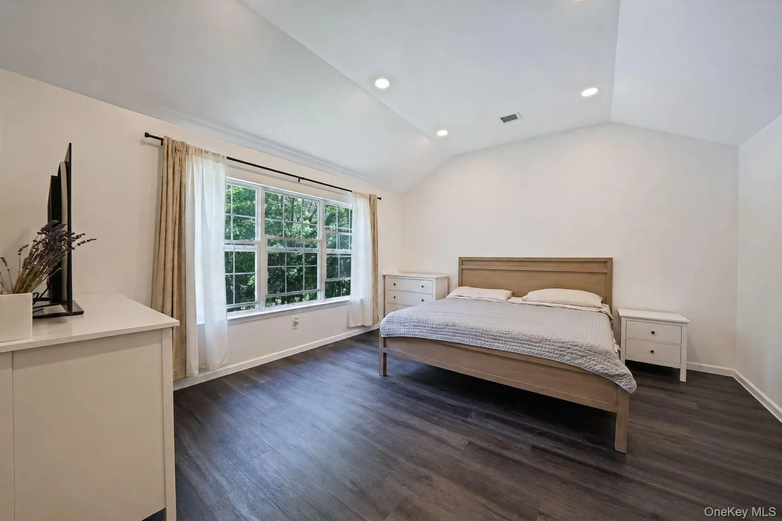 9 Mulligan Drive, Brookhaven, NY, 5 Bedrooms Bedrooms, 6 Rooms Rooms,4 BathroomsBathrooms,Residential,For Rent,Mulligan,0,1012093 9 Mulligan Drive, Brookhaven, NY, 5 Bedrooms Bedrooms, 6 Rooms Rooms,4 BathroomsBathrooms,Residential,For Rent,Mulligan,0,1012093