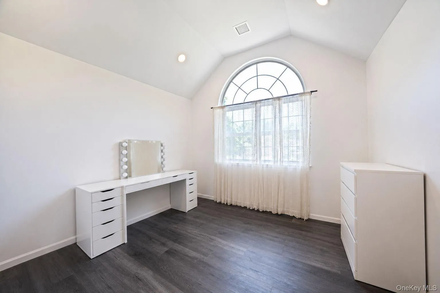 9 Mulligan Drive, Brookhaven, NY, 5 Bedrooms Bedrooms, 6 Rooms Rooms,4 BathroomsBathrooms,Residential,For Rent,Mulligan,0,1012093 9 Mulligan Drive, Brookhaven, NY, 5 Bedrooms Bedrooms, 6 Rooms Rooms,4 BathroomsBathrooms,Residential,For Rent,Mulligan,0,1012093