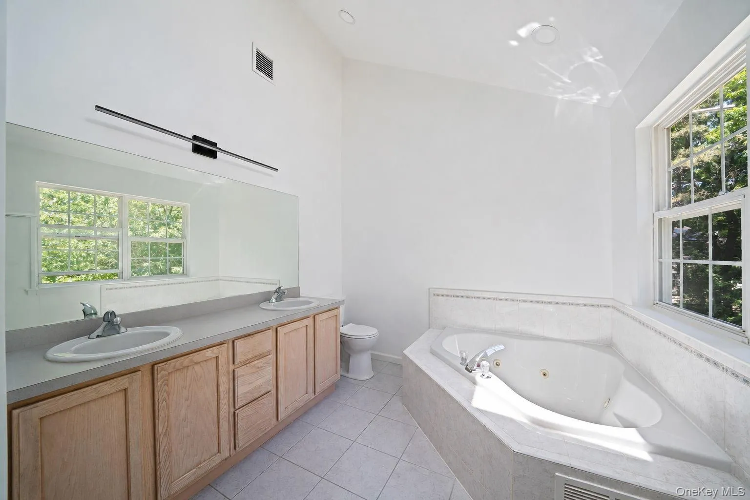 9 Mulligan Drive, Brookhaven, NY, 5 Bedrooms Bedrooms, 6 Rooms Rooms,4 BathroomsBathrooms,Residential,For Rent,Mulligan,0,1012093 9 Mulligan Drive, Brookhaven, NY, 5 Bedrooms Bedrooms, 6 Rooms Rooms,4 BathroomsBathrooms,Residential,For Rent,Mulligan,0,1012093