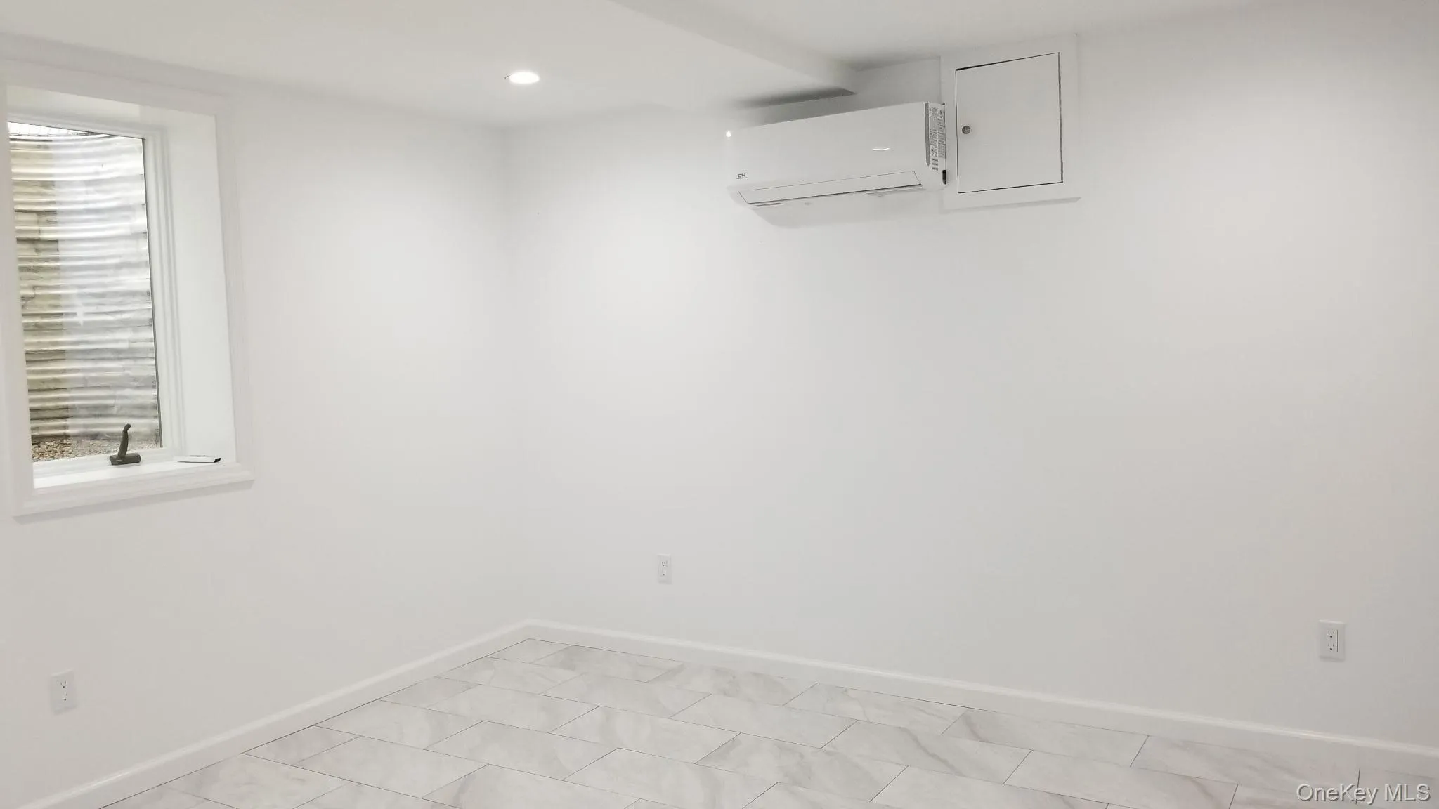 21 Adamson Street, Brookhaven, NY, 1 Bedroom Bedrooms, 3 Rooms Rooms,1 BathroomBathrooms,Residential Lease,For Rent,Adamson,0,1012094 21 Adamson Street, Brookhaven, NY, 1 Bedroom Bedrooms, 3 Rooms Rooms,1 BathroomBathrooms,Residential Lease,For Rent,Adamson,0,1012094