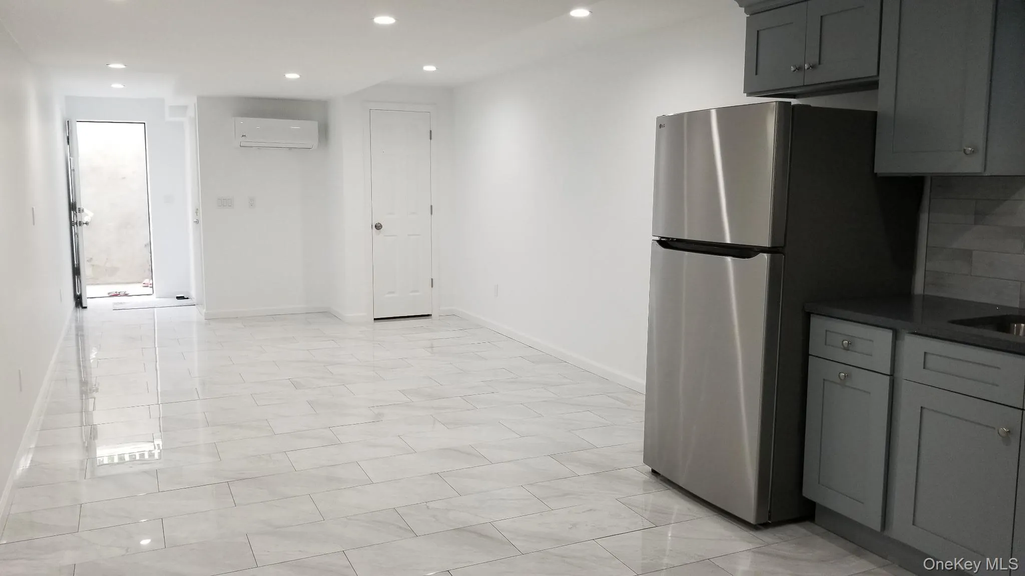 21 Adamson Street, Brookhaven, NY, 1 Bedroom Bedrooms, 3 Rooms Rooms,1 BathroomBathrooms,Residential Lease,For Rent,Adamson,0,1012094 21 Adamson Street, Brookhaven, NY, 1 Bedroom Bedrooms, 3 Rooms Rooms,1 BathroomBathrooms,Residential Lease,For Rent,Adamson,0,1012094