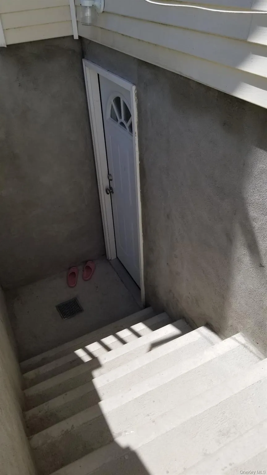 21 Adamson Street, Brookhaven, NY, 1 Bedroom Bedrooms, 3 Rooms Rooms,1 BathroomBathrooms,Residential Lease,For Rent,Adamson,0,1012094 21 Adamson Street, Brookhaven, NY, 1 Bedroom Bedrooms, 3 Rooms Rooms,1 BathroomBathrooms,Residential Lease,For Rent,Adamson,0,1012094
