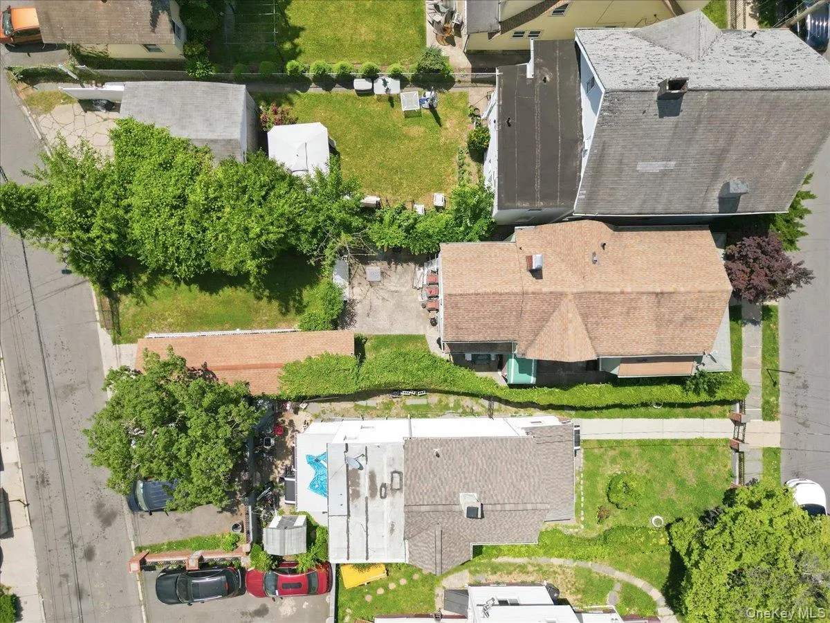 413 Union Avenue, Mount Vernon, NY, 3 Bedrooms Bedrooms, 10 Rooms Rooms,2 BathroomsBathrooms,Residential,For Rent,Union,0,1012095 413 Union Avenue, Mount Vernon, NY, 3 Bedrooms Bedrooms, 10 Rooms Rooms,2 BathroomsBathrooms,Residential,For Rent,Union,0,1012095