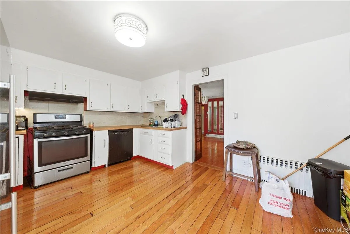 413 Union Avenue, Mount Vernon, NY, 3 Bedrooms Bedrooms, 10 Rooms Rooms,2 BathroomsBathrooms,Residential,For Rent,Union,0,1012095 413 Union Avenue, Mount Vernon, NY, 3 Bedrooms Bedrooms, 10 Rooms Rooms,2 BathroomsBathrooms,Residential,For Rent,Union,0,1012095