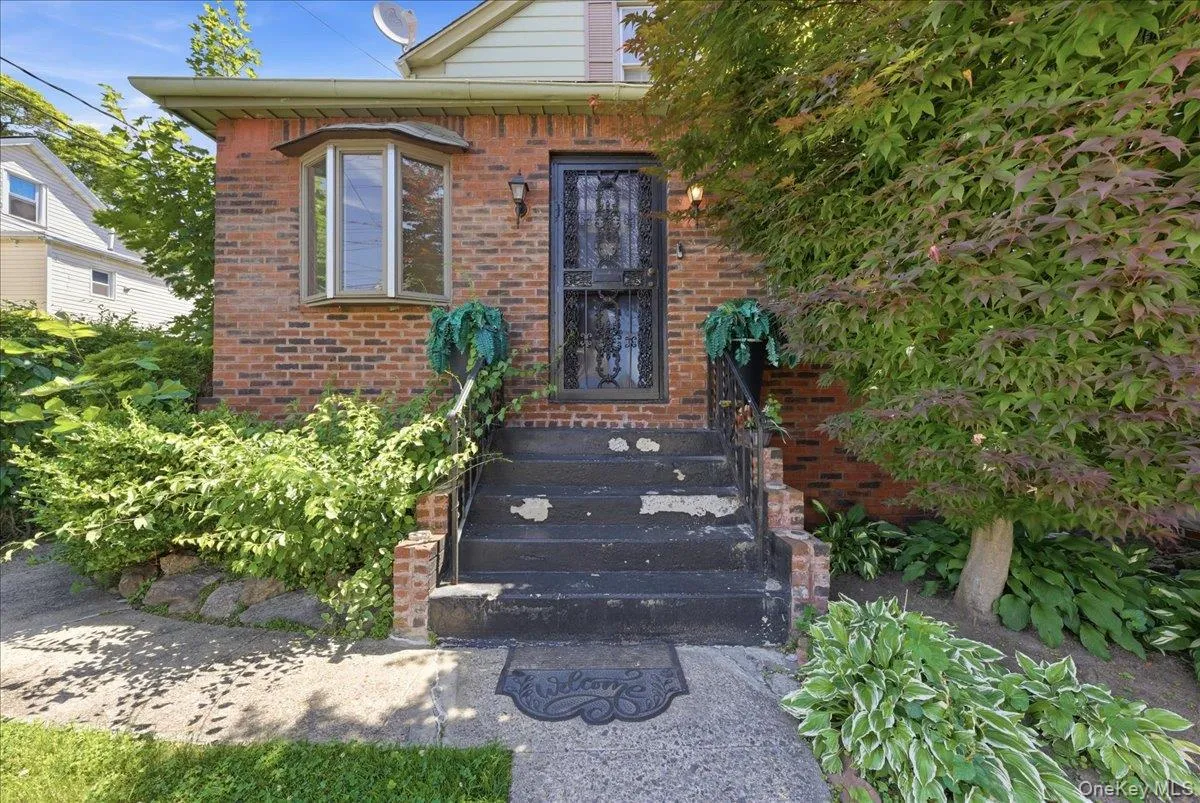 413 Union Avenue, Mount Vernon, NY, 3 Bedrooms Bedrooms, 10 Rooms Rooms,2 BathroomsBathrooms,Residential,For Rent,Union,0,1012095 413 Union Avenue, Mount Vernon, NY, 3 Bedrooms Bedrooms, 10 Rooms Rooms,2 BathroomsBathrooms,Residential,For Rent,Union,0,1012095
