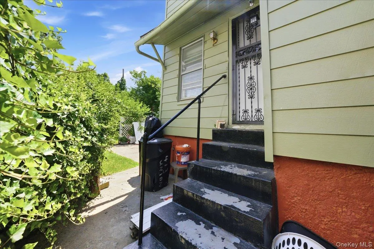 413 Union Avenue, Mount Vernon, NY, 3 Bedrooms Bedrooms, 10 Rooms Rooms,2 BathroomsBathrooms,Residential,For Rent,Union,0,1012095 413 Union Avenue, Mount Vernon, NY, 3 Bedrooms Bedrooms, 10 Rooms Rooms,2 BathroomsBathrooms,Residential,For Rent,Union,0,1012095