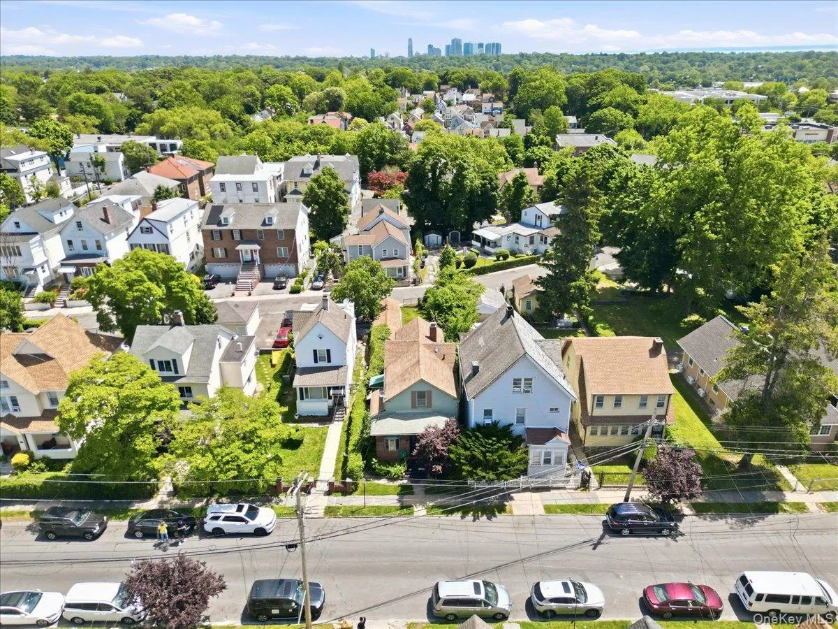 413 Union Avenue, Mount Vernon, NY, 3 Bedrooms Bedrooms, 10 Rooms Rooms,2 BathroomsBathrooms,Residential,For Rent,Union,0,1012095 413 Union Avenue, Mount Vernon, NY, 3 Bedrooms Bedrooms, 10 Rooms Rooms,2 BathroomsBathrooms,Residential,For Rent,Union,0,1012095