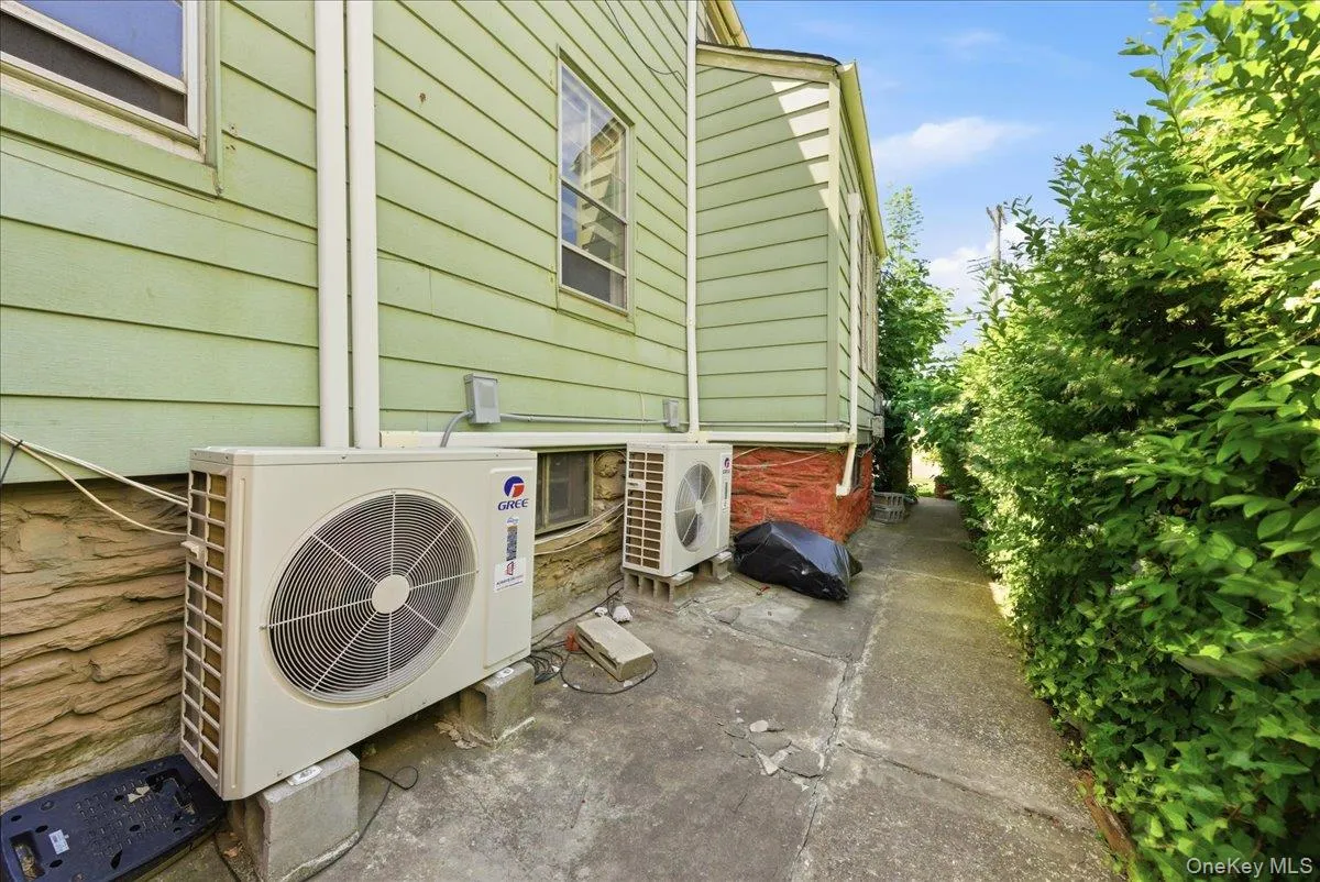 413 Union Avenue, Mount Vernon, NY, 3 Bedrooms Bedrooms, 10 Rooms Rooms,2 BathroomsBathrooms,Residential,For Rent,Union,0,1012095 413 Union Avenue, Mount Vernon, NY, 3 Bedrooms Bedrooms, 10 Rooms Rooms,2 BathroomsBathrooms,Residential,For Rent,Union,0,1012095