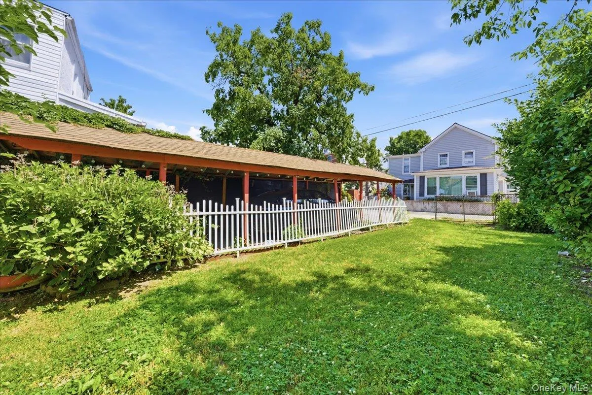 413 Union Avenue, Mount Vernon, NY, 3 Bedrooms Bedrooms, 10 Rooms Rooms,2 BathroomsBathrooms,Residential,For Rent,Union,0,1012095 413 Union Avenue, Mount Vernon, NY, 3 Bedrooms Bedrooms, 10 Rooms Rooms,2 BathroomsBathrooms,Residential,For Rent,Union,0,1012095