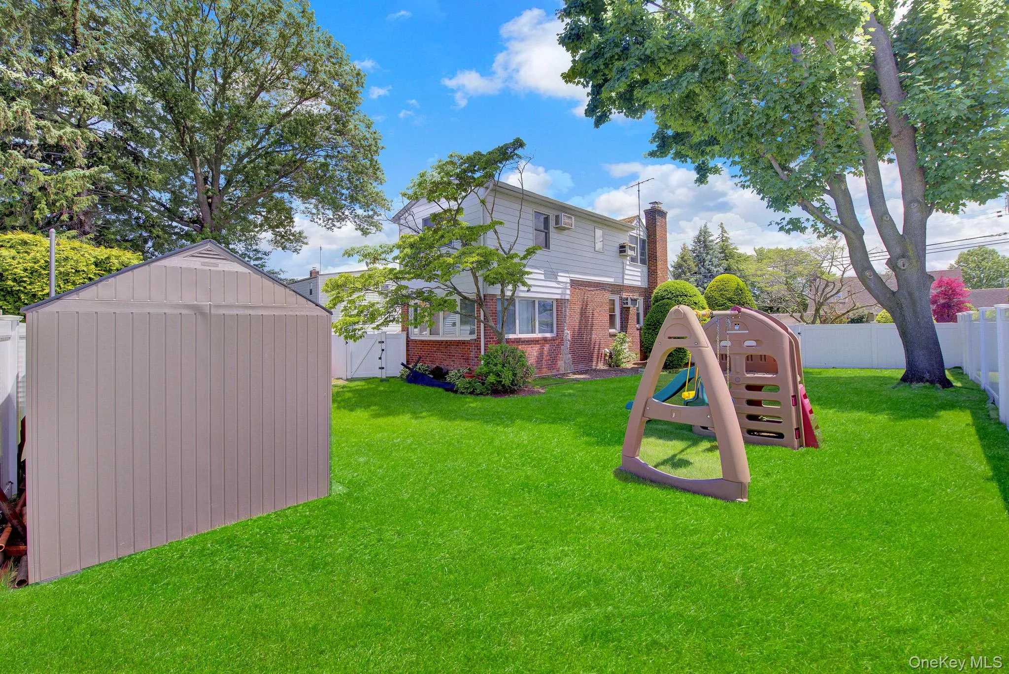 130 Fairfield Avenue, North Hempstead, NY, 4 Bedrooms Bedrooms, 10 Rooms Rooms,3 BathroomsBathrooms,Residential,For Rent,Fairfield,0,1012109 130 Fairfield Avenue, North Hempstead, NY, 4 Bedrooms Bedrooms, 10 Rooms Rooms,3 BathroomsBathrooms,Residential,For Rent,Fairfield,0,1012109