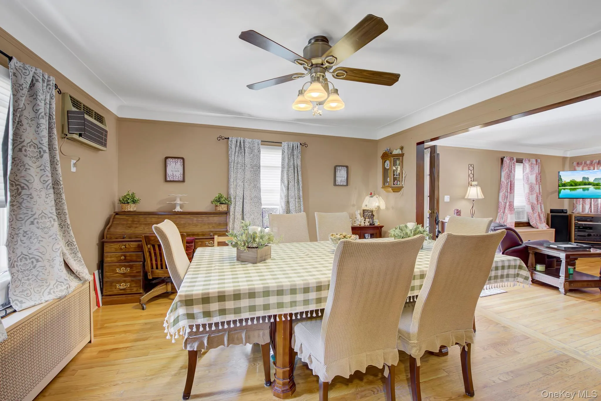 130 Fairfield Avenue, North Hempstead, NY, 4 Bedrooms Bedrooms, 10 Rooms Rooms,3 BathroomsBathrooms,Residential,For Rent,Fairfield,0,1012109 130 Fairfield Avenue, North Hempstead, NY, 4 Bedrooms Bedrooms, 10 Rooms Rooms,3 BathroomsBathrooms,Residential,For Rent,Fairfield,0,1012109