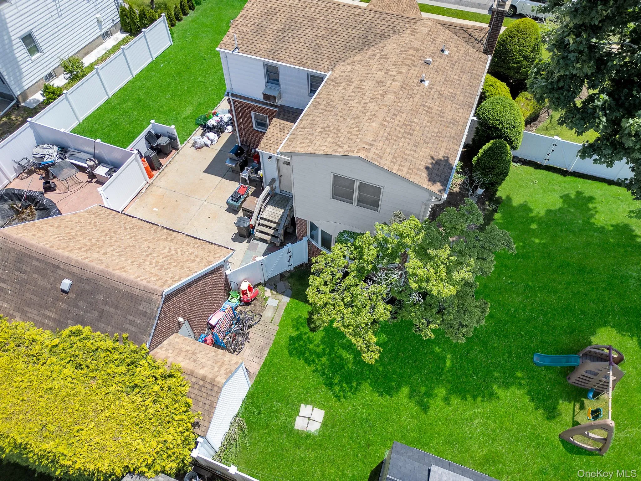 130 Fairfield Avenue, North Hempstead, NY, 4 Bedrooms Bedrooms, 10 Rooms Rooms,3 BathroomsBathrooms,Residential,For Rent,Fairfield,0,1012109 130 Fairfield Avenue, North Hempstead, NY, 4 Bedrooms Bedrooms, 10 Rooms Rooms,3 BathroomsBathrooms,Residential,For Rent,Fairfield,0,1012109