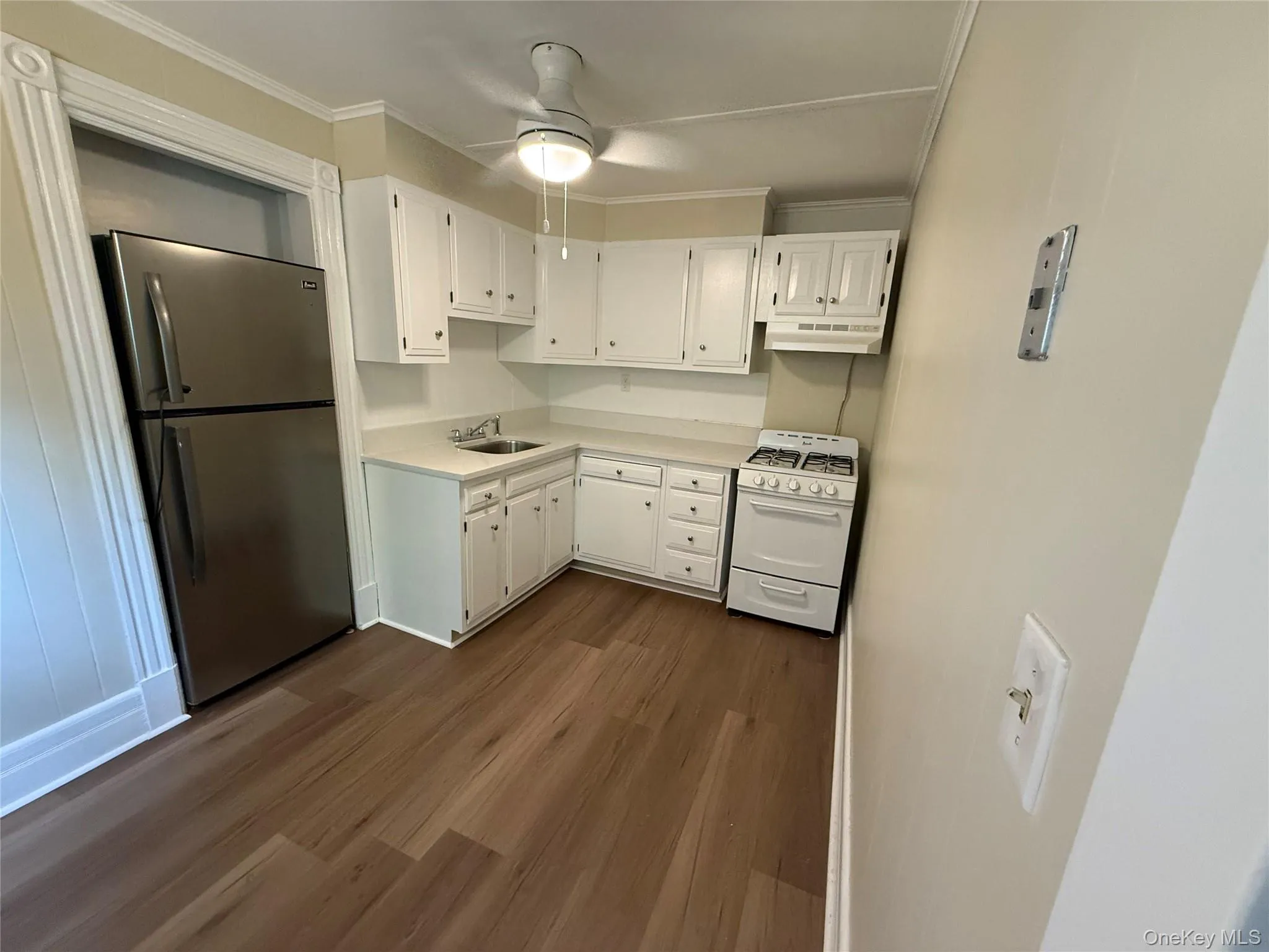 373 Sea Cliff Avenue, Oyster Bay, NY, 1 Bedroom Bedrooms, 3 Rooms Rooms,1 BathroomBathrooms,Residential Lease,For Rent,Sea Cliff,0,1012110 373 Sea Cliff Avenue, Oyster Bay, NY, 1 Bedroom Bedrooms, 3 Rooms Rooms,1 BathroomBathrooms,Residential Lease,For Rent,Sea Cliff,0,1012110