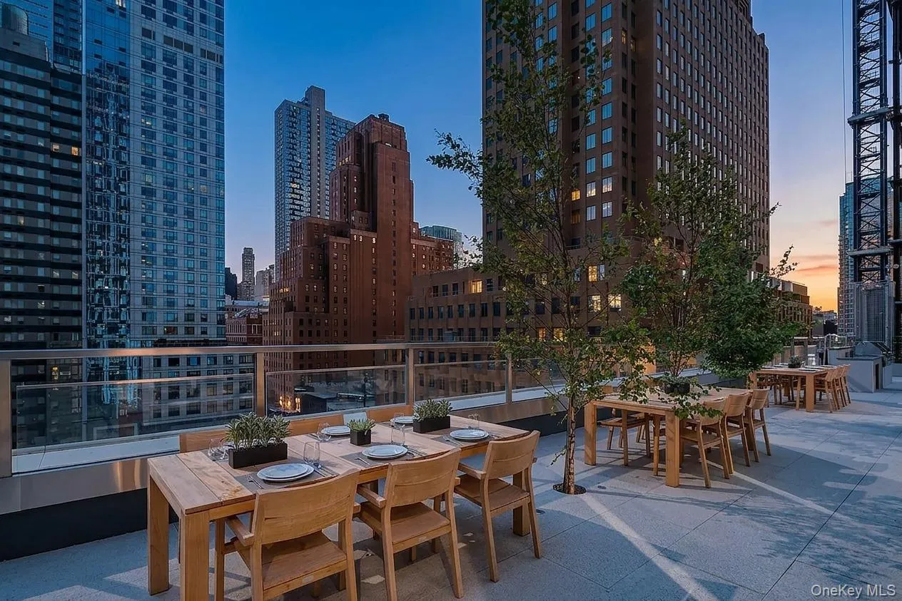 138 Willoughby Street, New York, NY, 2 Bedrooms Bedrooms, 5 Rooms Rooms,2 BathroomsBathrooms,Residential,For Rent,Willoughby,0,1012112 138 Willoughby Street, New York, NY, 2 Bedrooms Bedrooms, 5 Rooms Rooms,2 BathroomsBathrooms,Residential,For Rent,Willoughby,0,1012112