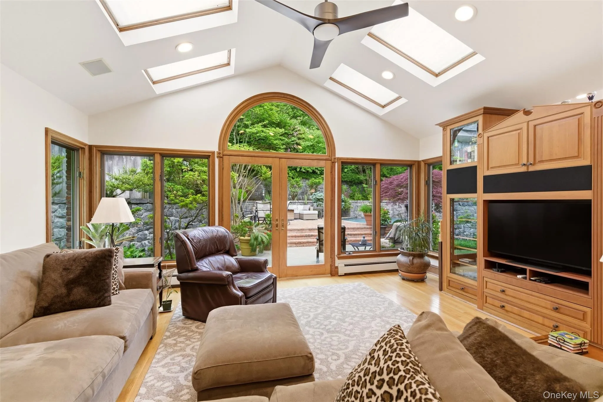 17 Holden Lane, Oyster Bay, NY, 4 Bedrooms Bedrooms, 10 Rooms Rooms,2 BathroomsBathrooms,Residential,For Rent,Holden,0,1012113 17 Holden Lane, Oyster Bay, NY, 4 Bedrooms Bedrooms, 10 Rooms Rooms,2 BathroomsBathrooms,Residential,For Rent,Holden,0,1012113