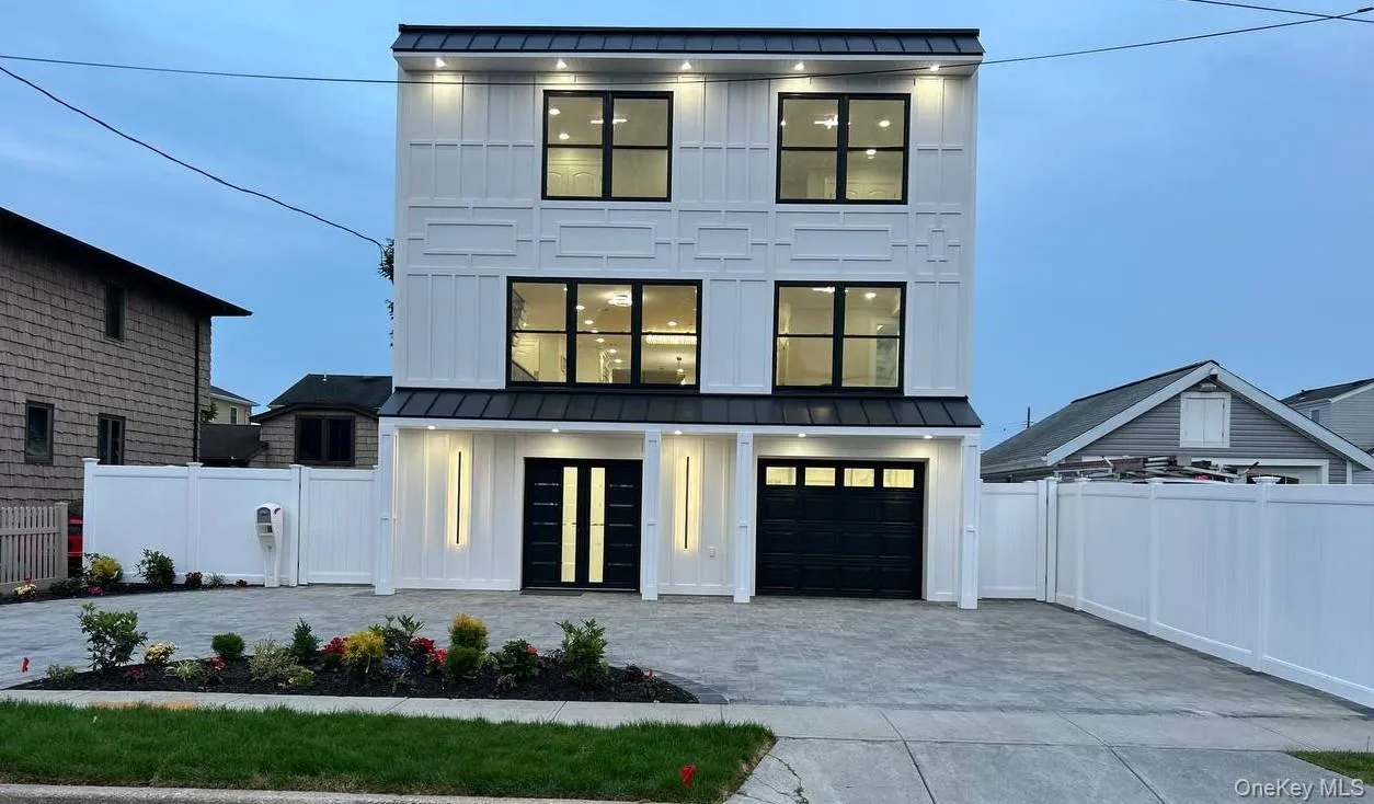 2450 Florin Court, Hempstead, NY, 5 Bedrooms Bedrooms, 12 Rooms Rooms,3 BathroomsBathrooms,Residential,For Rent,Florin,0,1012114 2450 Florin Court, Hempstead, NY, 5 Bedrooms Bedrooms, 12 Rooms Rooms,3 BathroomsBathrooms,Residential,For Rent,Florin,0,1012114
